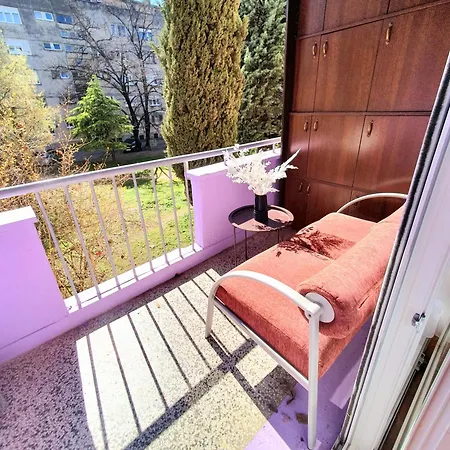 Ernest Avenue- Appartement *